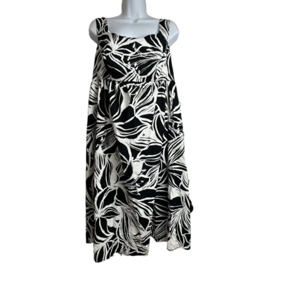 Liz Lange Dresses & Skirts - Liz‎ Lange Maternity Black and White Print Dress Small